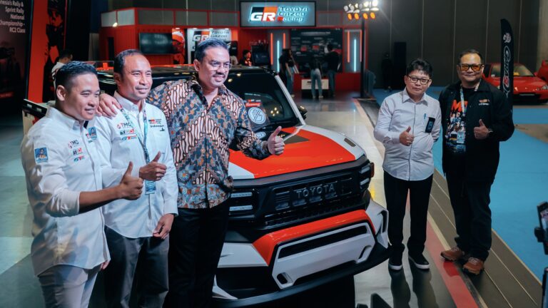 Mobil Modifikasi Toyota Puaskan Mata Pengunjung IMX 2025